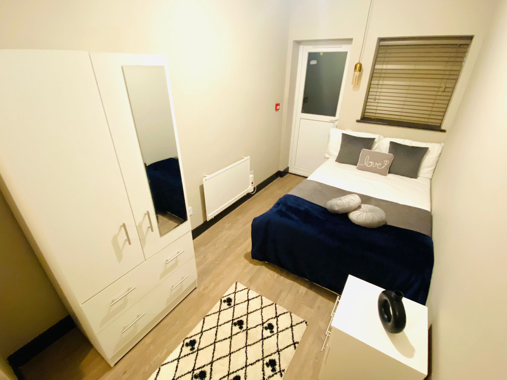 Modern Living – Studio in Flat 2, 23 Middle Road 4